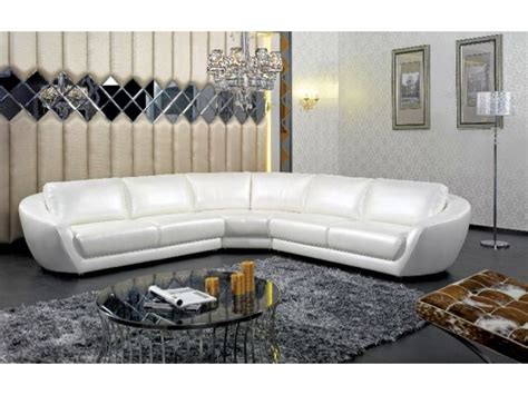 In 2016 the main players in the home & design sector increased their turnover of 8.4%. Elegant white Italian Sofa Brands