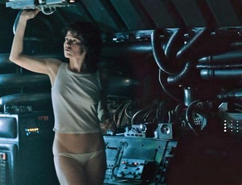 Rare And Amazing Color Photographs Of Behind The Scenes From The Set Of Alien