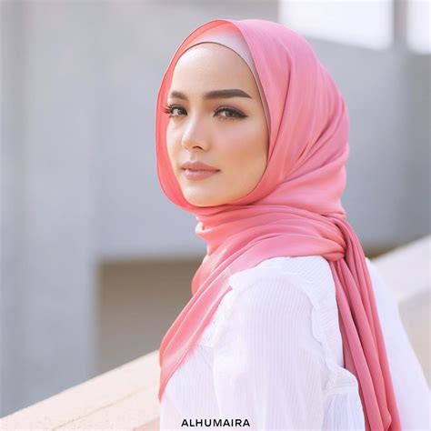 malaysia s best hijab brand di instagram sempurnakan penampilan anda dengan shawl yang mewah