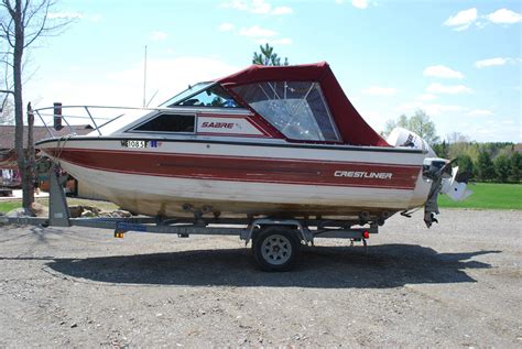 This crestliner is powered by a volvo penta i/o 185 hp with only 180 hours on her. Crestliner Saber 1989 for sale for $500 - Boats-from-USA.com