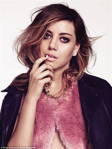 Aubrey Plaza Vamps It Up For Nylon Daily Mail Online
