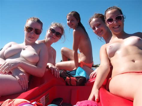 Amateur Group Bikini Nude SexiezPicz Web Porn