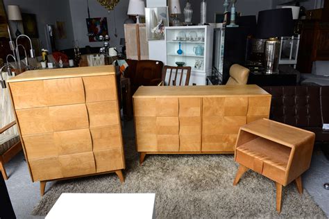Helping you to create a beautiful home and closet using the find furniture, home decor and clothing products from independent stores, boutiques, makers and artists. Heywood Wakefield Bedroom Set at 1stdibs