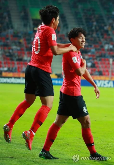 토토군 망가 동인지 일본 번역 망가 웹툰 애니망가 입니다. 스포츠한국:'조영욱이 17살때 골넣어봤다' 한국, 일본 상대전적 ...