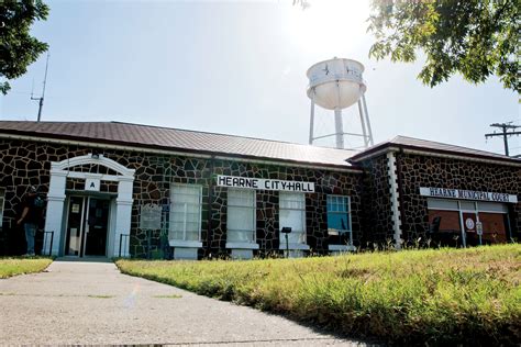 Hearne meeting ends abruptly as three council members walk out | Local