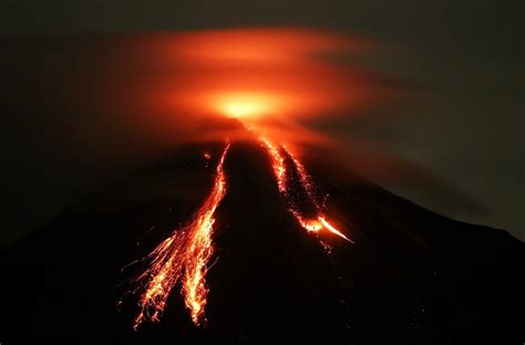 Download Nature Lava Smoke Volcano 4k Ultra Hd Wallpaper