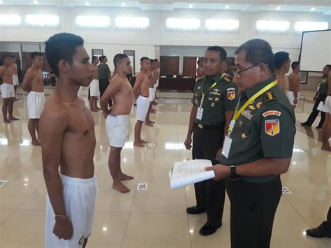 Majlis disempurnakan oleh panglima tentera darat, jeneral tan. Ajendam XIII/Merdeka