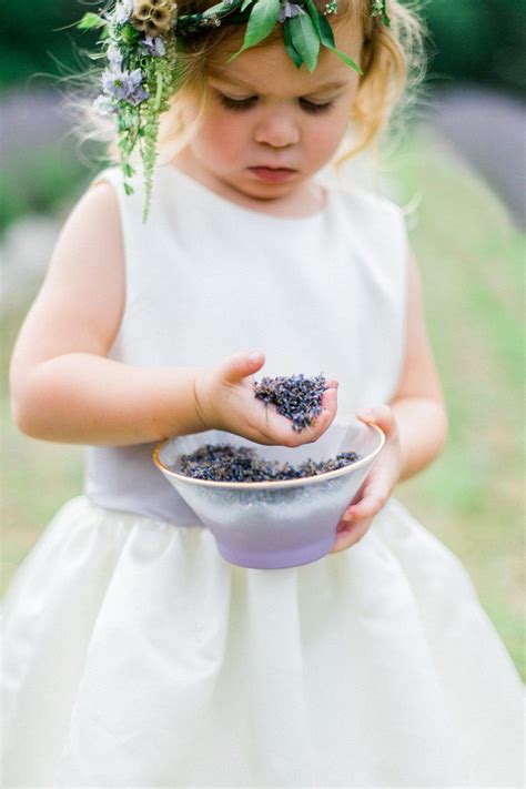 23 Adorable Alternatives To Petals For Your Flower Girl To Toss