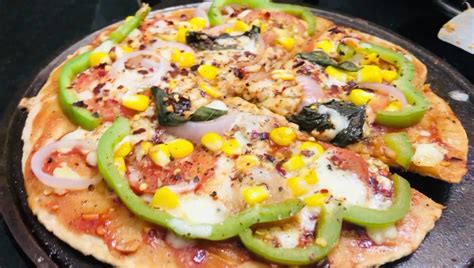Homemade Thin Crust Pizza Youtubelxpr1khqnj4 Chote Chote