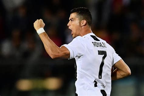cristiano ronaldo becomes first person in the world to reach 300 million followers on instagram