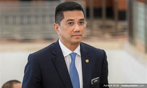 The company claimed mohamed azmin would normally settle his bills within three to four months but in this instance, the payments have been outstanding for far longer. Saman bil tertunggak kini sasar 4 anak Azmin Ali