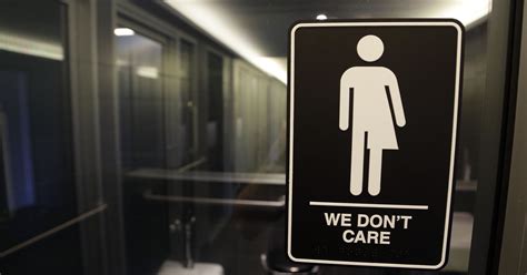 Schools Must Allow Transgender Bathrooms Department Of Education Says