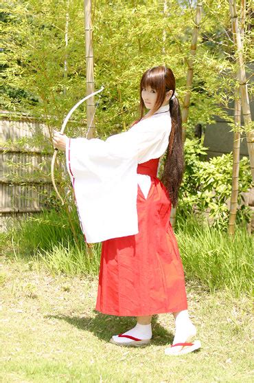 mizuhara arisa kikyou inuyasha inuyasha bow weapon cosplay japanese clothes miko