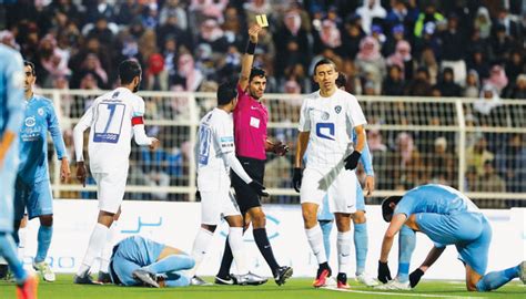 أعلنت عدد من الدول العربية مساء الثلاثاء عن تعذر رؤية الهلال، مما يجعل غدا الأربعاء مكملا لشهر رمضان، وبعد غد الخميس الـ13 من مايو غرة شهر شوال، وأول أيام عيد الفطر السعيد. القرني تأثر بإعلاميي ومحللي الميول!