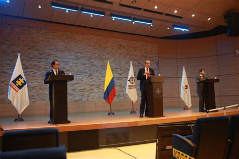 Fiscalía presentó el escrito de acusación en contra del fsical, javier rodríguez y el agente del cti, jairo pulido, sindicados de corrupción. Fiscalía General de la Nación imputo y solicitará medidas ...