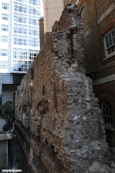 The Roman Wall On Tower Hill A London Inheritance