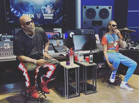 The battle saw the two legends in the studio were they dropped everything from snoop's iconic gangsta rap numbers b. "Snoop Dogg Vs. DMX" Verzuz Battle Was Epic - Fashionsizzle