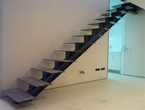 Resultado de imagen de escaleras interiores metalicas diseño