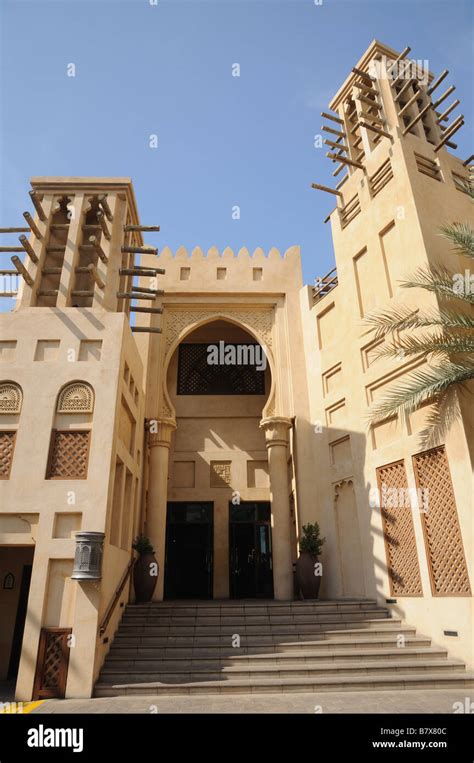 Traditional Arabic Building In Dubai Stock Photo Alamy