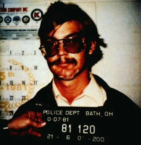 jeffrey dahmer s mugshots here is an accurate ̗̀boobee ̖́