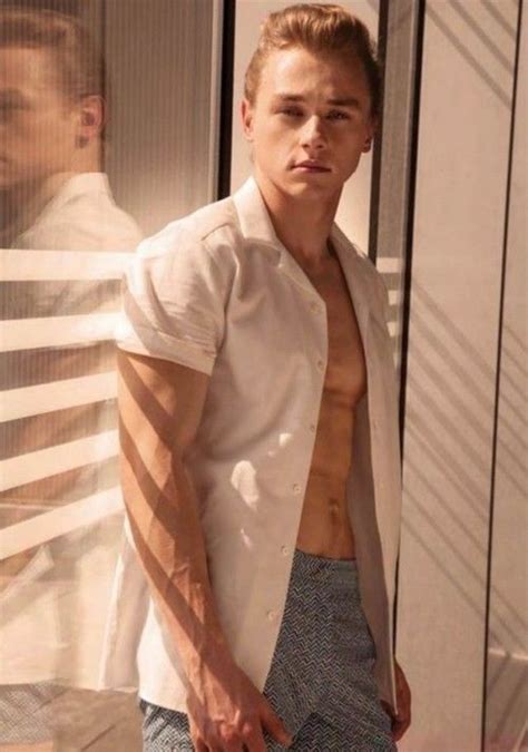 Pin By Carly Welch On Whos Mans Is This Ben Hardy Benjamin Hardy