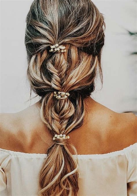 Wedding braid hairstyles are one of the most beautiful ways to wear your hair for your big day. 34 beautiful braided wedding hairstyles for the modern ...