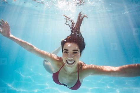 Swiming Girl Underwater Recherche Google Women Photo Underwater