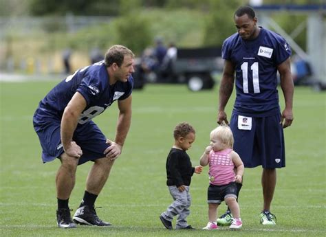 Nfl Dads Players And Their Cute Kids Football Kid And Dads