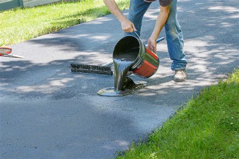 Sealing A Driveway Diy Vs Professional Checkatrade