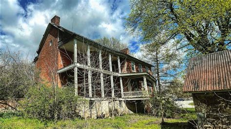 Incredible Packed 210 Year Old Abandoned Mansion In Tennessee Youtube