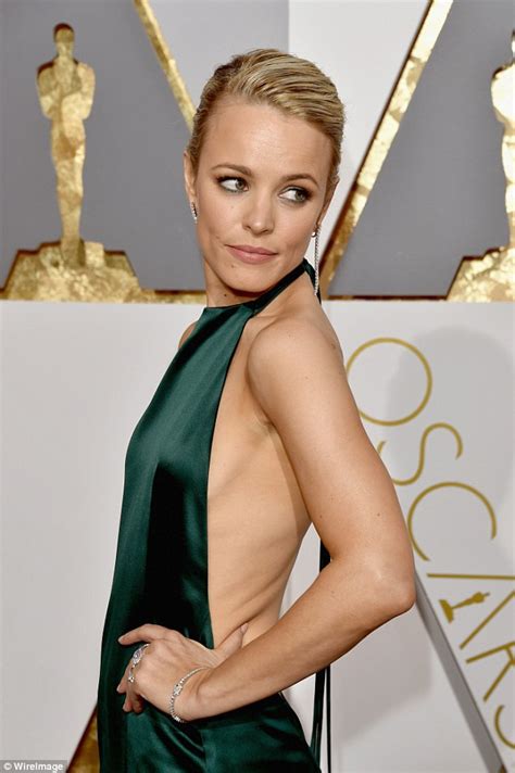 Oscar Nominee Rachel McAdam Dares To Bare In Backless Emerald Gown Daily Mail Online