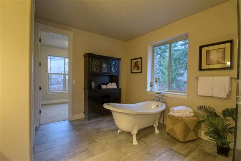 Trova immagini stock hd a tema bear claw bathtub foot e milioni di altre foto, illustrazioni e contenuti vettoriali stock royalty free nella vasta raccolta di shutterstock. Stone Bridge Homes NW | New Homes in Portland OR | Free ...