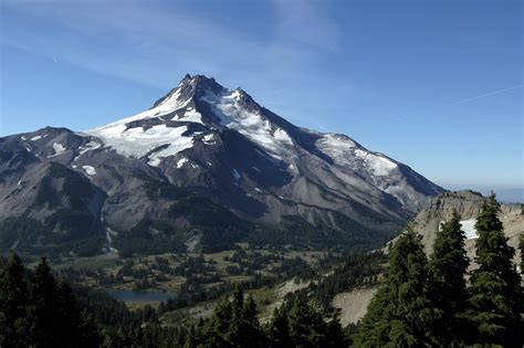 Popular Mount Jefferson Hiking Trail Reopened 2 Years After Fire