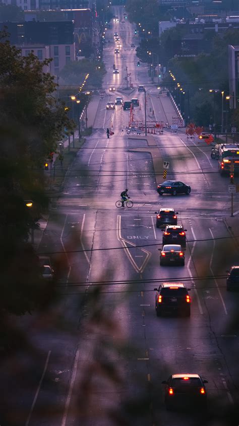 Morning commute as seen from Kilbourn Reservoir Park : r/milwaukee