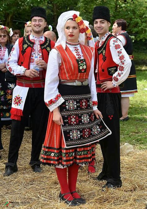 ⭐bulgarian Folklore⭐ Bulgarian Clothing Folk Dresses Folk Costume