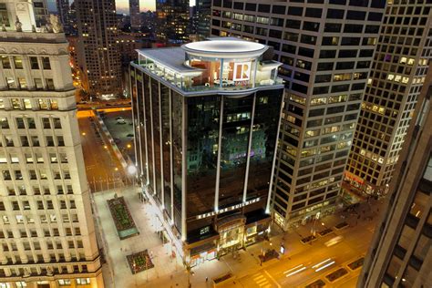 Chicagos Mag Mile Realtor Building Tapped For Big Makeover Curbed