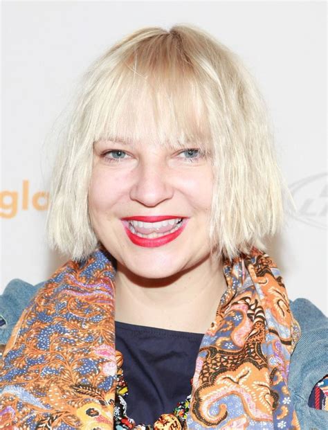 This Is Why Sia Always Covers Her Face Sia Singer Sia Kate Isobelle