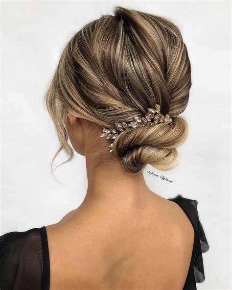 26 Gorgeous Wedding Updos For Every Type Of Bride