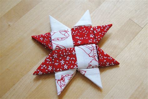 Make A Danish Star Ornament With Fabric Fabric Christmas Ornaments