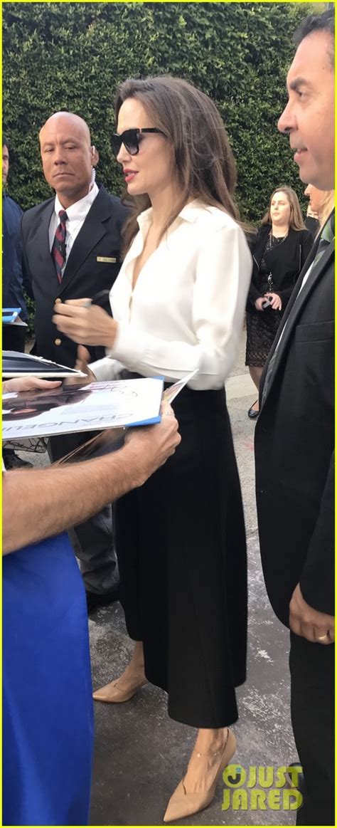 Angelina Jolie Meets Fans After Question Answer Event Photo Angelina Jolie