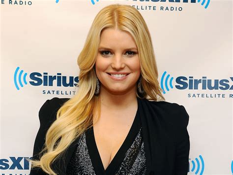 Jessica Simpson Confirms Shes Pregnant Cbs News