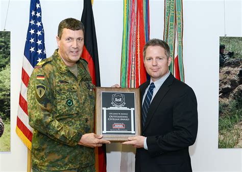 Usareur Soldiers And Civilian Receive Engineer Regiment Awards