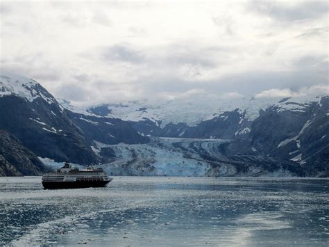 Johns Hopkins Glacier In Glacier Bay National Park Alaska Thats Hals
