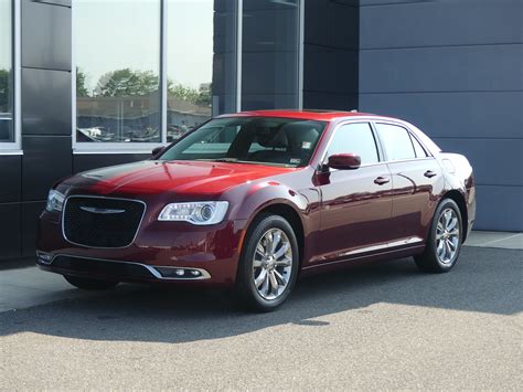 Pre Owned 2019 Chrysler 300 Touring L Awd