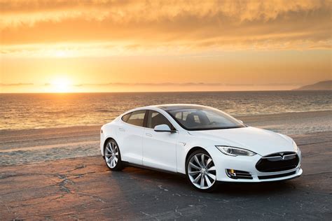 Tesla Model S 2013 World Green Car Dellanno In Estate Lo Sbarco Anche