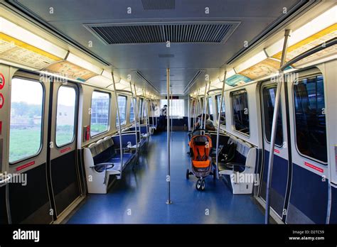 New York United States An Empty Mta Airtrain From Kennedy Airport