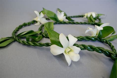 Single Ti Leaf Lei With Orchid Accents Gecko Farms Hawaii Leis