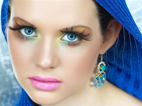 Best Eyeliner Color For Blue Eyes ⋆ Instyle Fashion One
