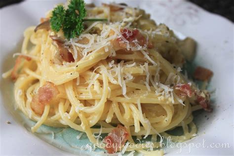 Pasta carbonara recipe by gordon ramsay is one of the easiest dishes you will ever make with only a few simple ingredients ready in 20 min, loaded with parmesan and crisp pancetta goodness. GoodyFoodies: Recipe: Spaghetti alla Carbonara with ...