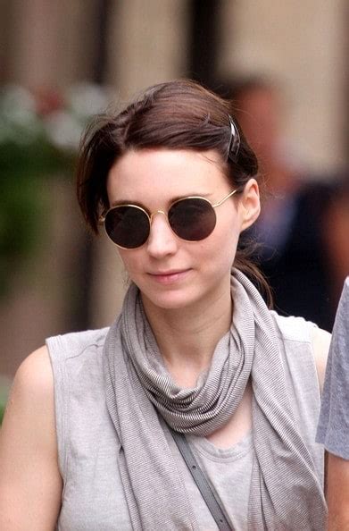 Wayne mark rooney is an english professional footballer and captain for championship club derby county. Picture of Rooney Mara